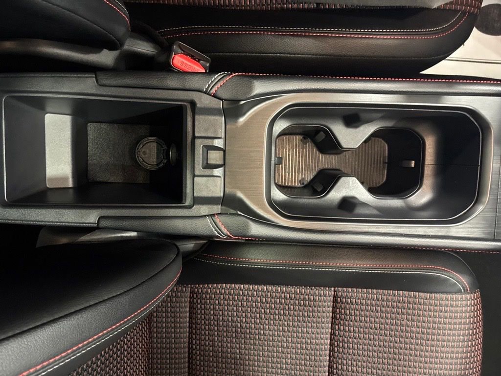 Used 2025 Nissan Kicks SR w/ SR Premium Package FWD image 31