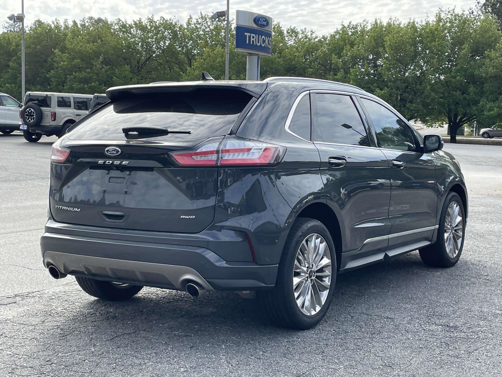 Used 2021 Ford Edge Titanium w/ Equipment Group 301A image 3