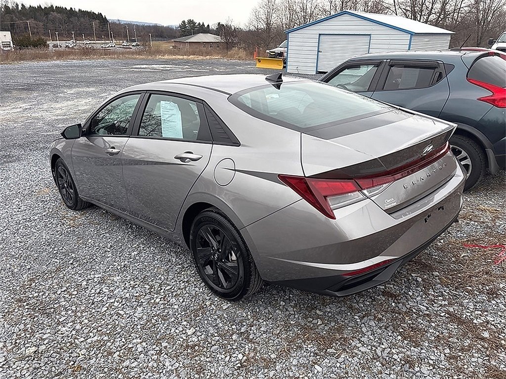 Used 2023 Hyundai Elantra SEL image 5