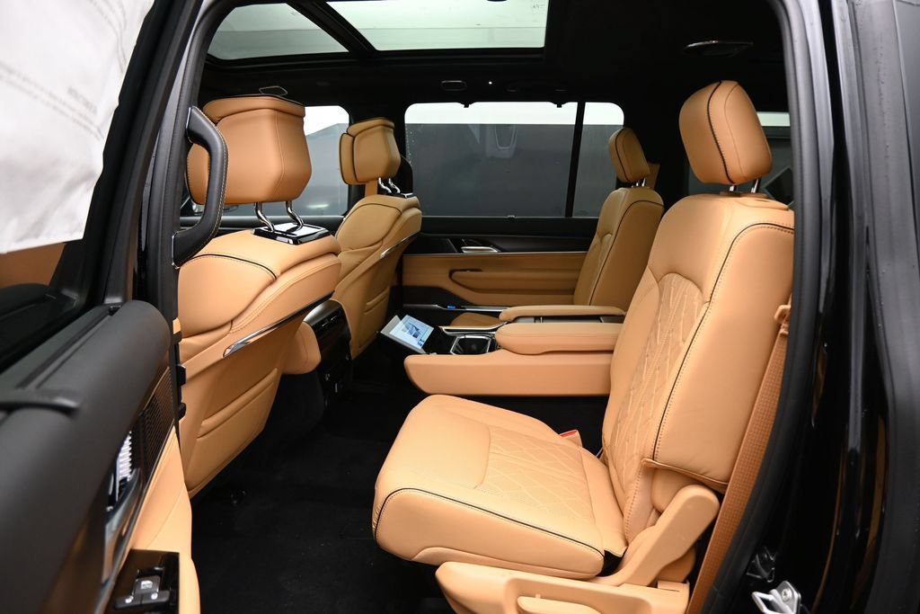 New 2026 Jeep Grand Wagoneer L Summit AWD/4WD image 30