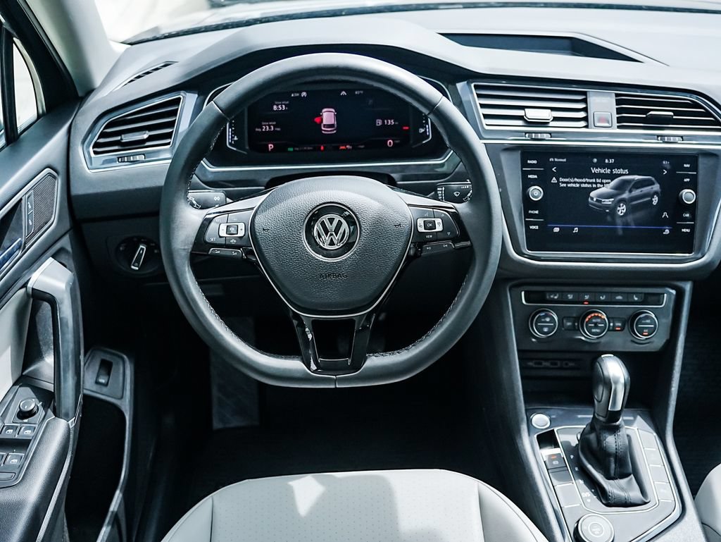 Used 2020 Volkswagen Tiguan SEL AWD/4WD image 29