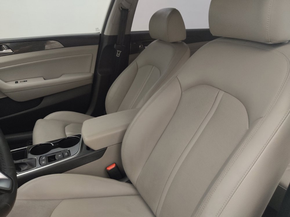 Used 2019 Hyundai Sonata Limited w/ Ultimate Package 02 FWD image 17