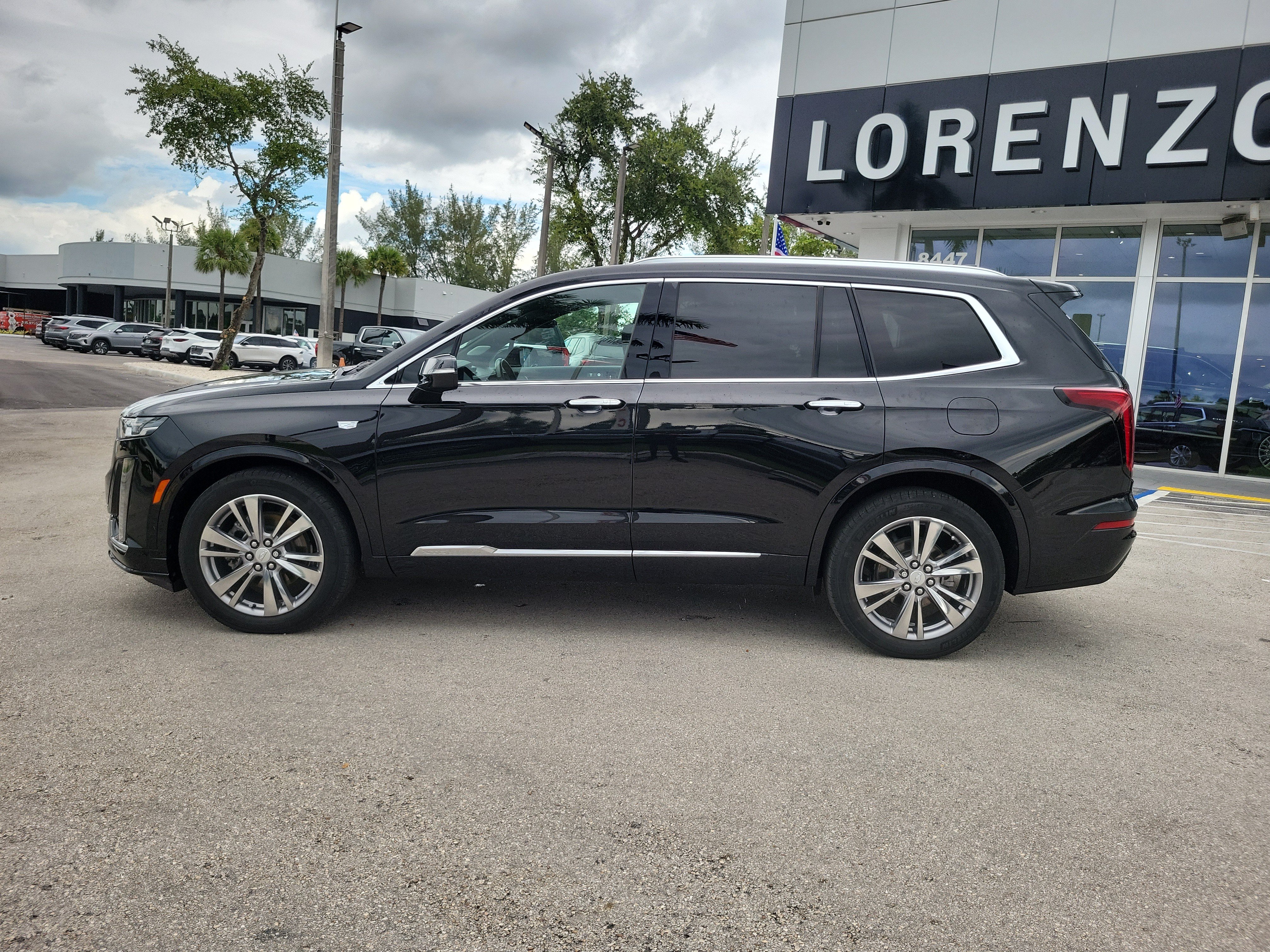 Used 2023 Cadillac XT6 Premium Luxury FWD image 8