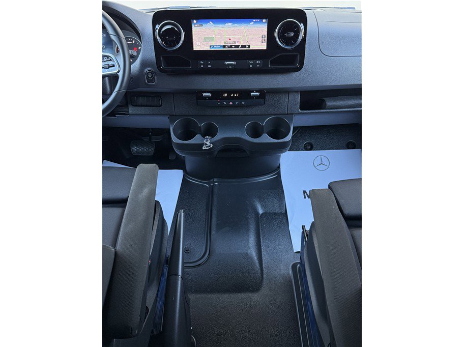 Used 2024 Mercedes-Benz Sprinter 3500 image 11