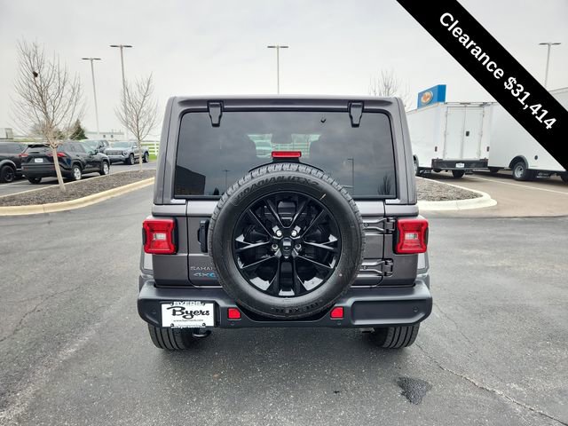 Used 2025 Jeep Wrangler Unlimited Sahara w/ Safety Group AWD/4WD image 7
