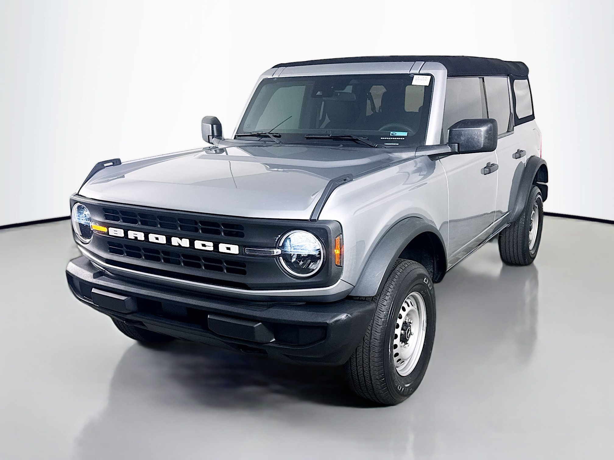 Used 2023 Ford Bronco 4-Door AWD/4WD image 4