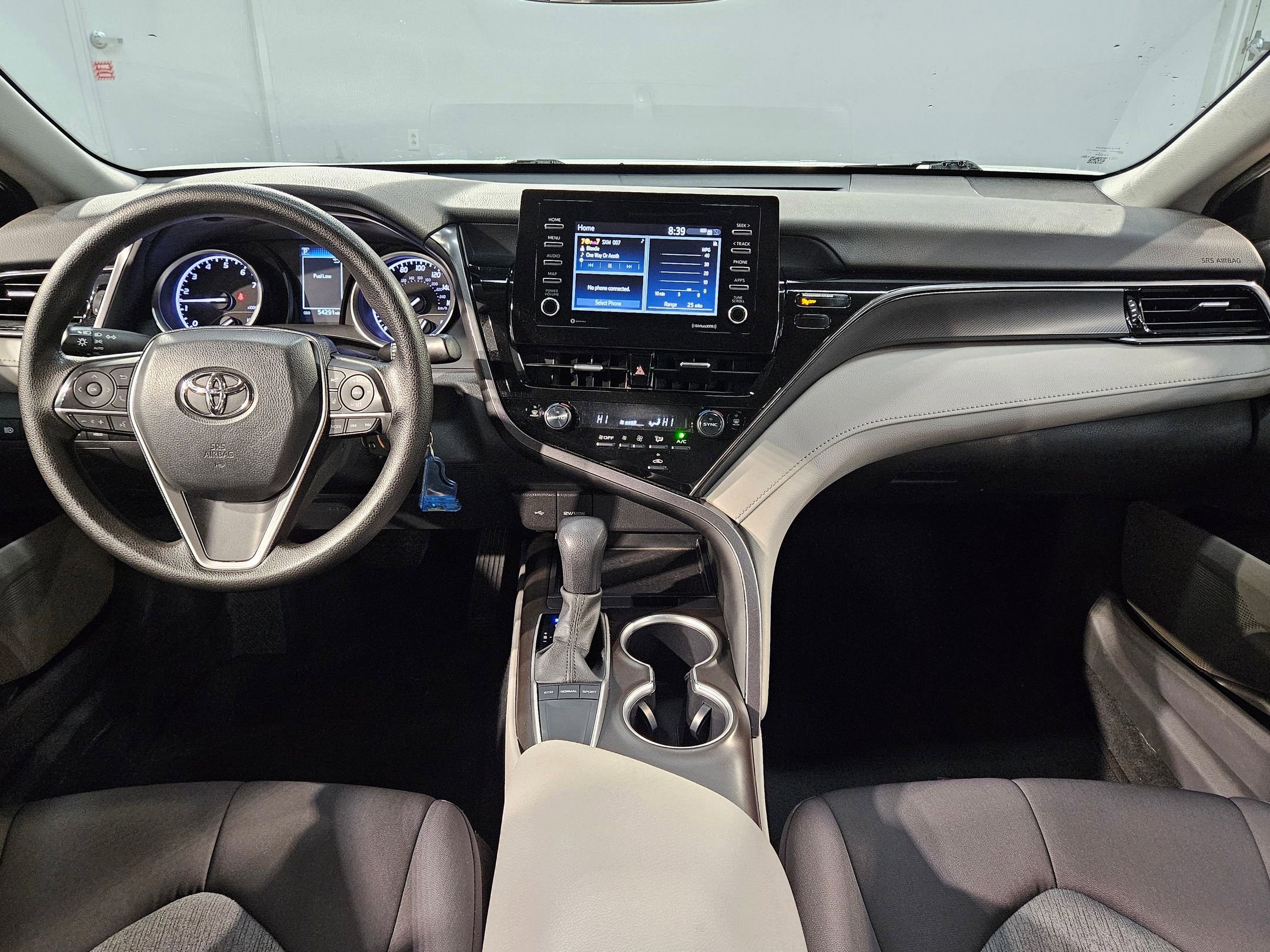 Used 2023 Toyota Camry LE image 10