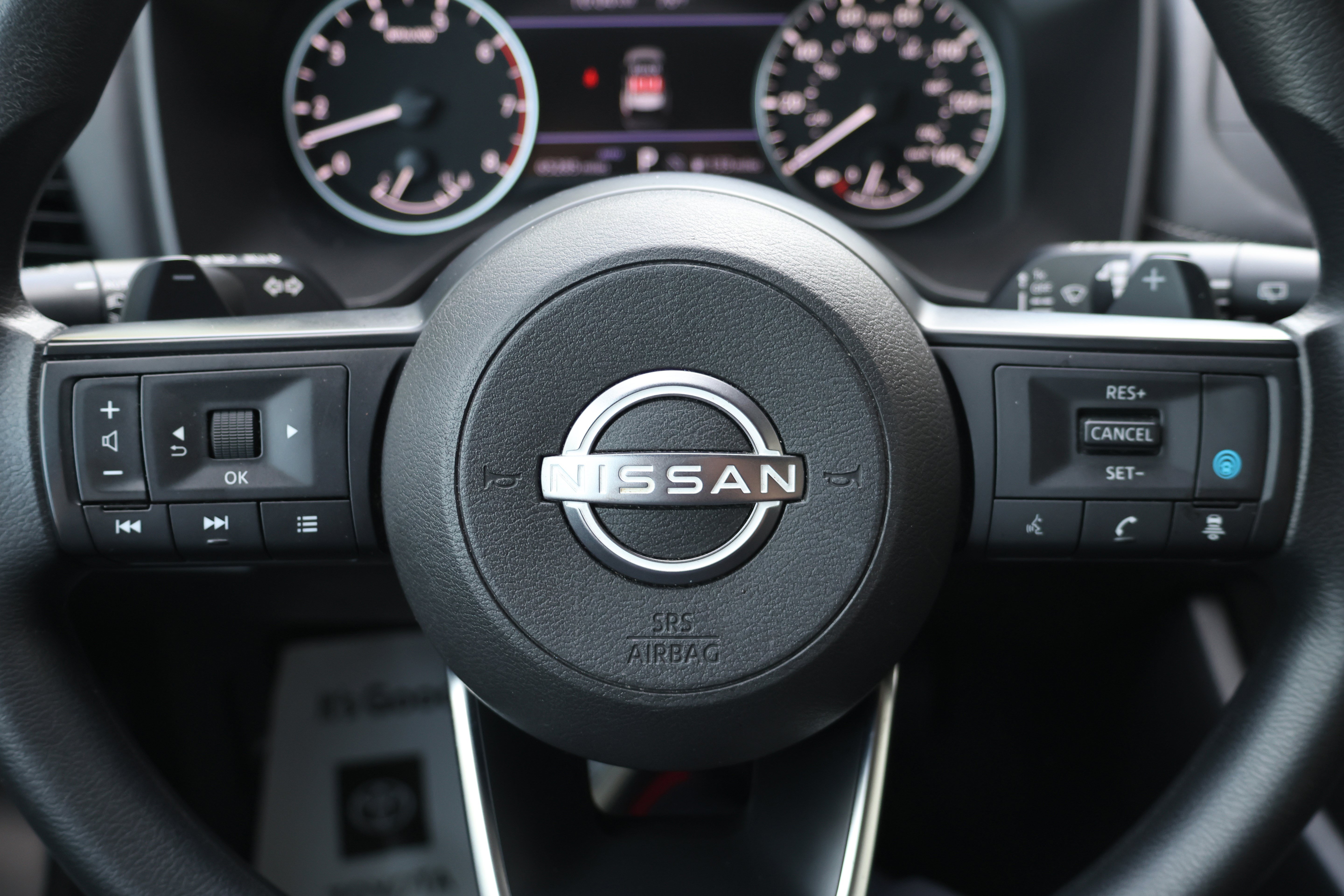 Used 2024 Nissan Rogue SV AWD/4WD image 27