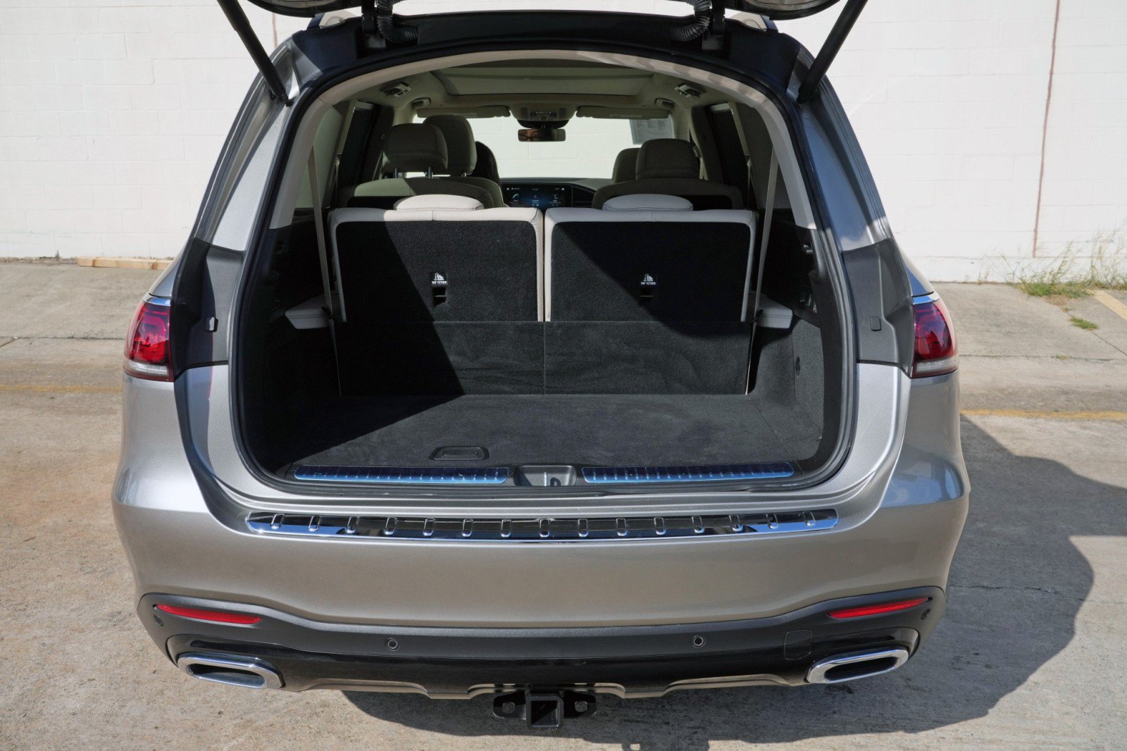 Used 2023 Mercedes-Benz GLS 450 4MATIC image 10