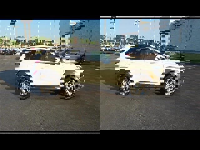 Used 2023 Hyundai Kona SEL w/ Convenience Package image 9