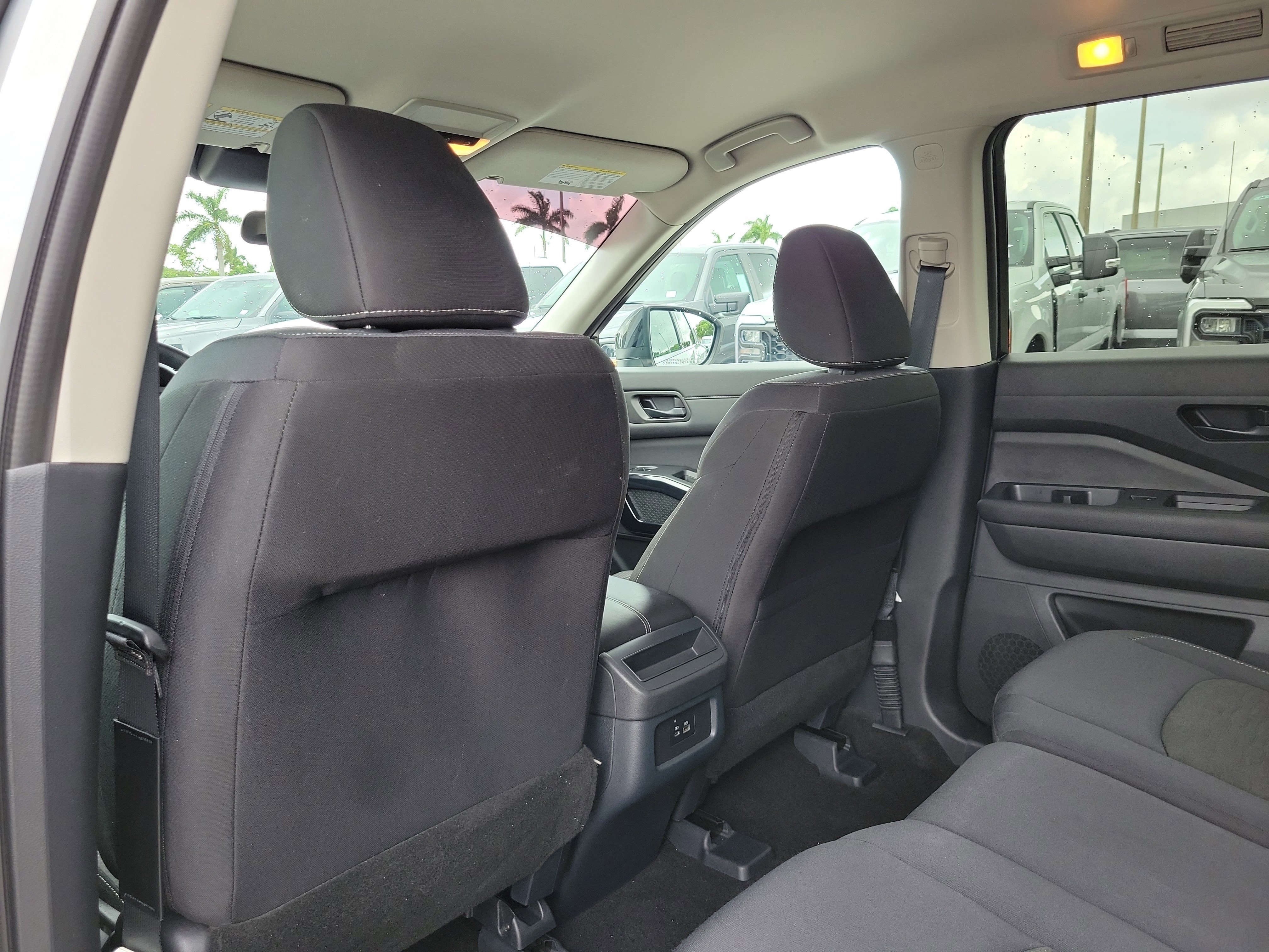 Used 2024 Nissan Pathfinder S FWD image 14