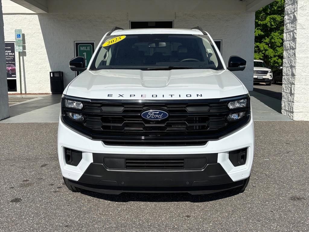 Used 2025 Ford Expedition Active RWD image 22