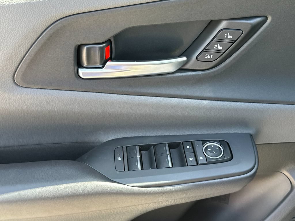 Used 2025 Toyota Prius Limited FWD image 11