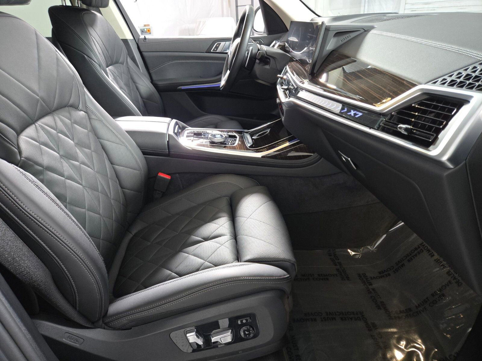 Used 2024 BMW X7 xDrive40i w/ Parking Assistance Package image 3