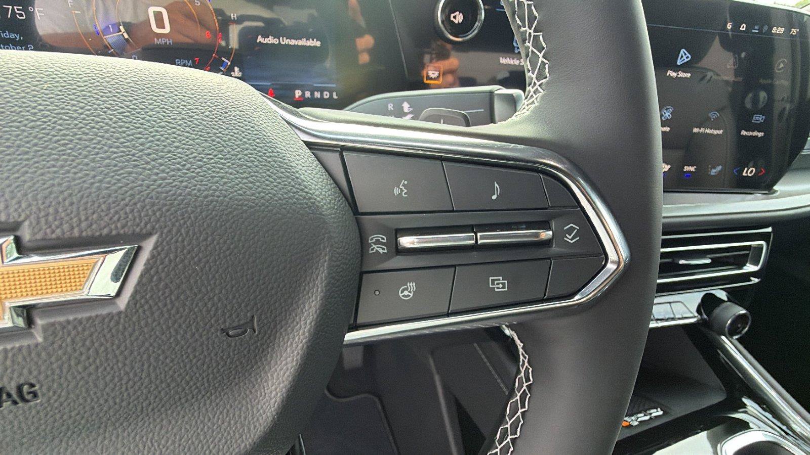 New 2027 Chevrolet Traverse LT w/ Sun and Wheel Package FWD image 27