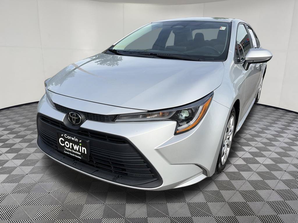 Used 2025 Toyota Corolla LE FWD image 3