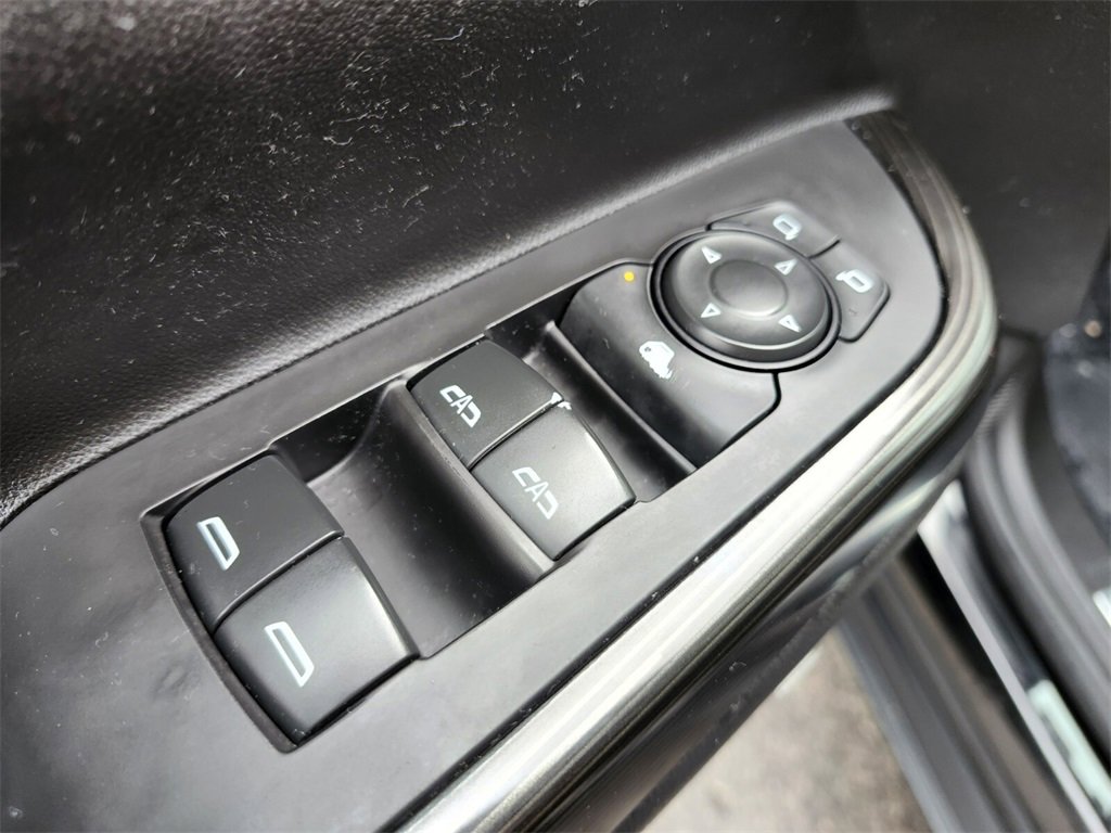 Used 2021 GMC Acadia SLT image 16