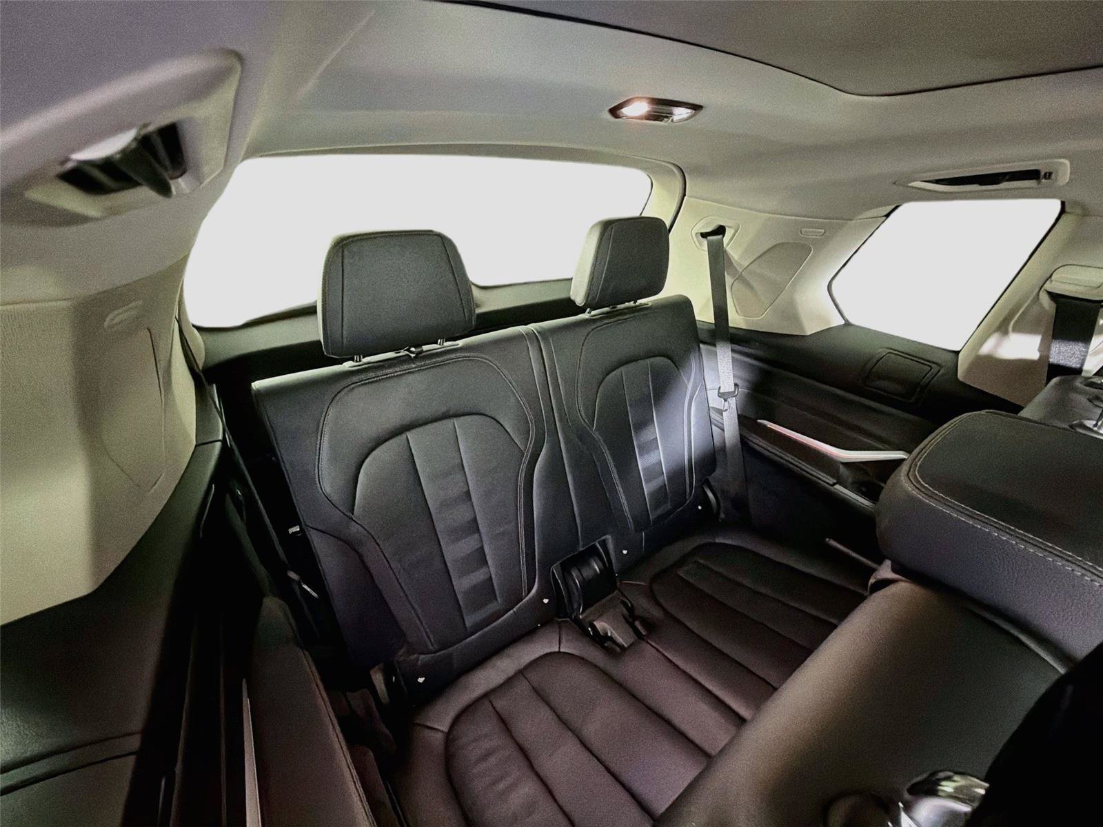 Used 2020 BMW X7 xDrive40i w/ Premium Package AWD/4WD image 27