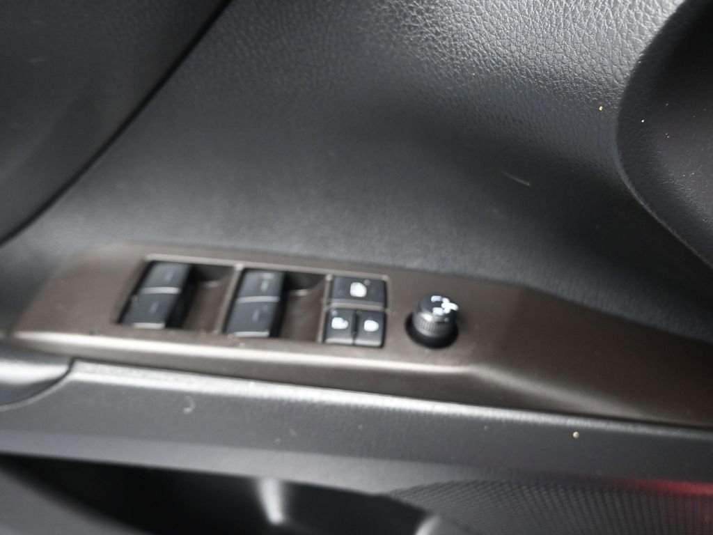 Used 2022 Toyota Camry SE image 13