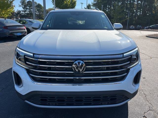 Used 2025 Volkswagen Atlas SE w/ Panoramic Sunroof Package image 2