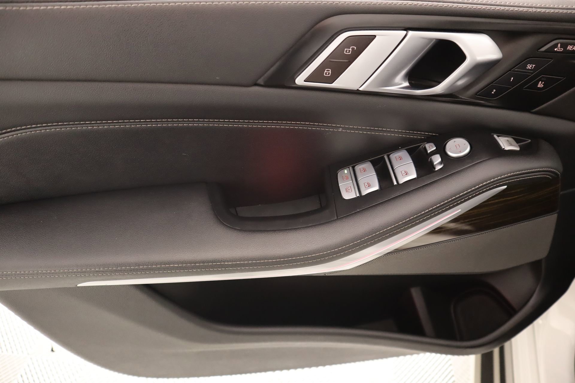 Used 2024 BMW X7 xDrive40i image 18