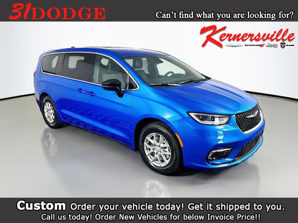 New 2026 Chrysler Pacifica Select FWD video 1
