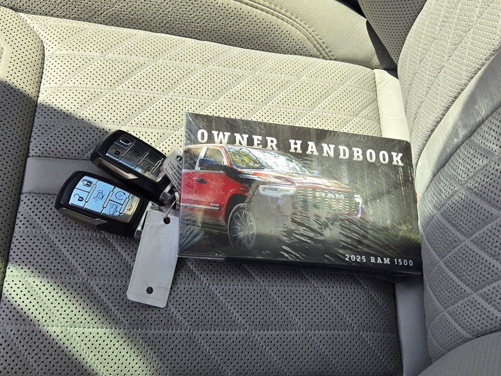 Used 2025 RAM 1500 Tungsten AWD/4WD image 10