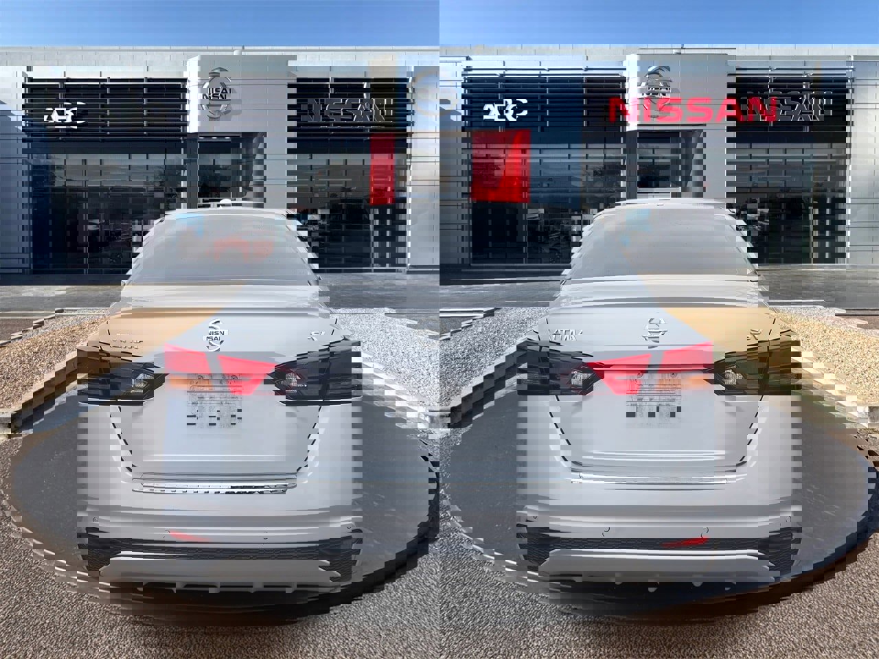 Used 2022 Nissan Altima 2.5 SV image 5