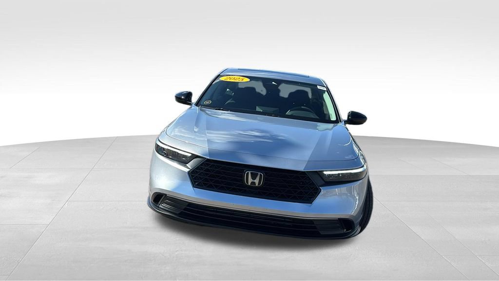 Used 2025 Honda Accord SE image 2