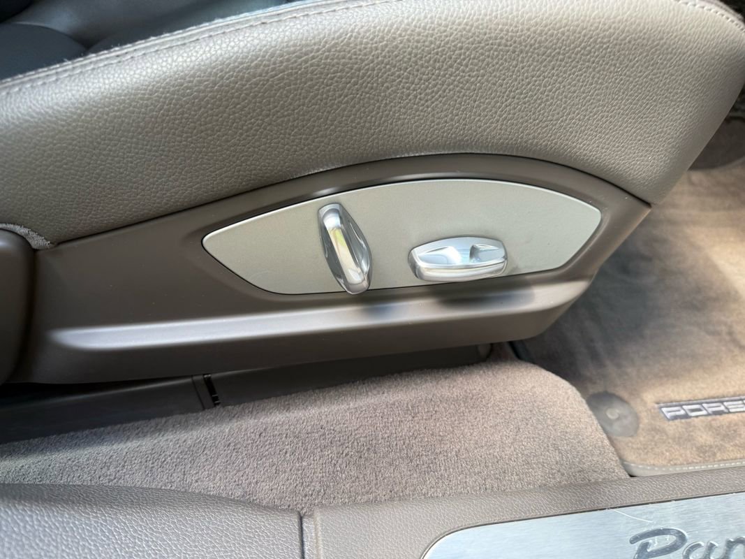 Used 2015 Porsche Panamera 4S image 41