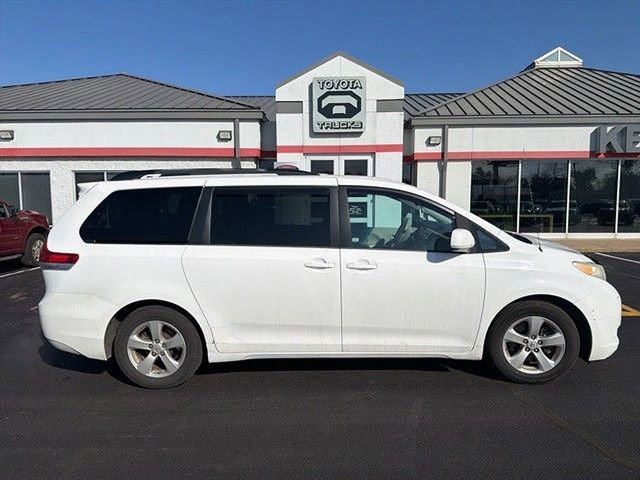 Used 2013 Toyota Sienna LE w/ Towing Pkg FWD image 8