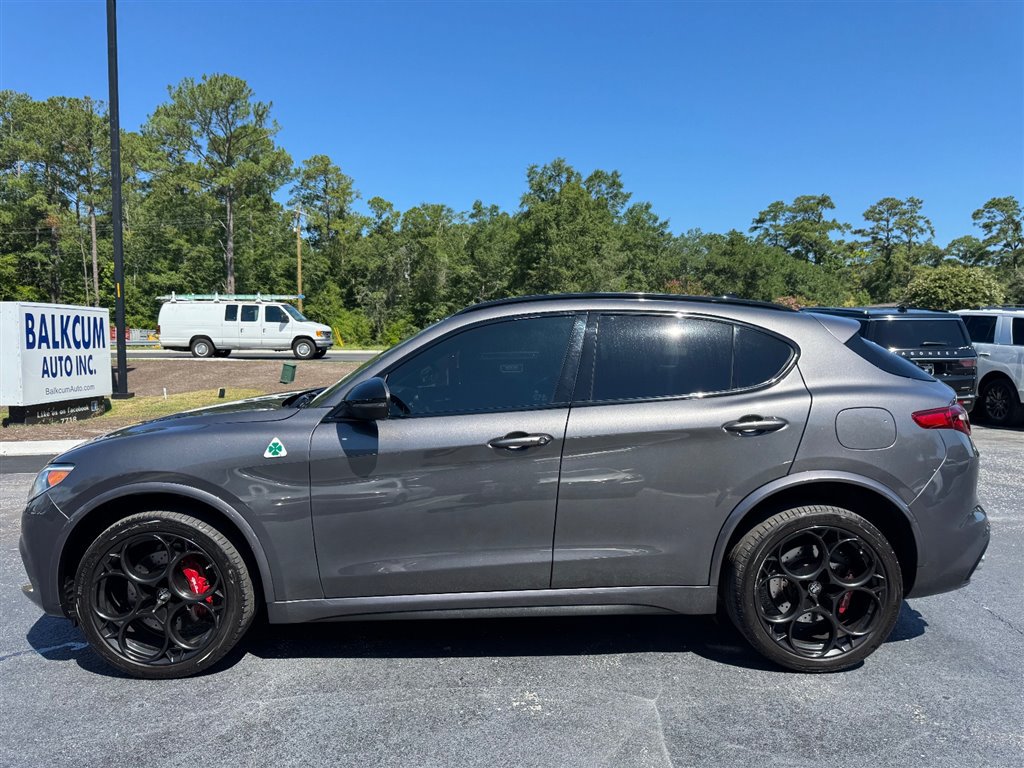 Used 2022 Alfa Romeo Stelvio Quadrifoglio AWD/4WD image 5