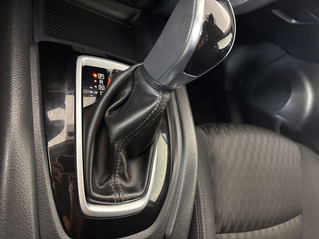 Used 2020 Nissan Rogue SV image 33