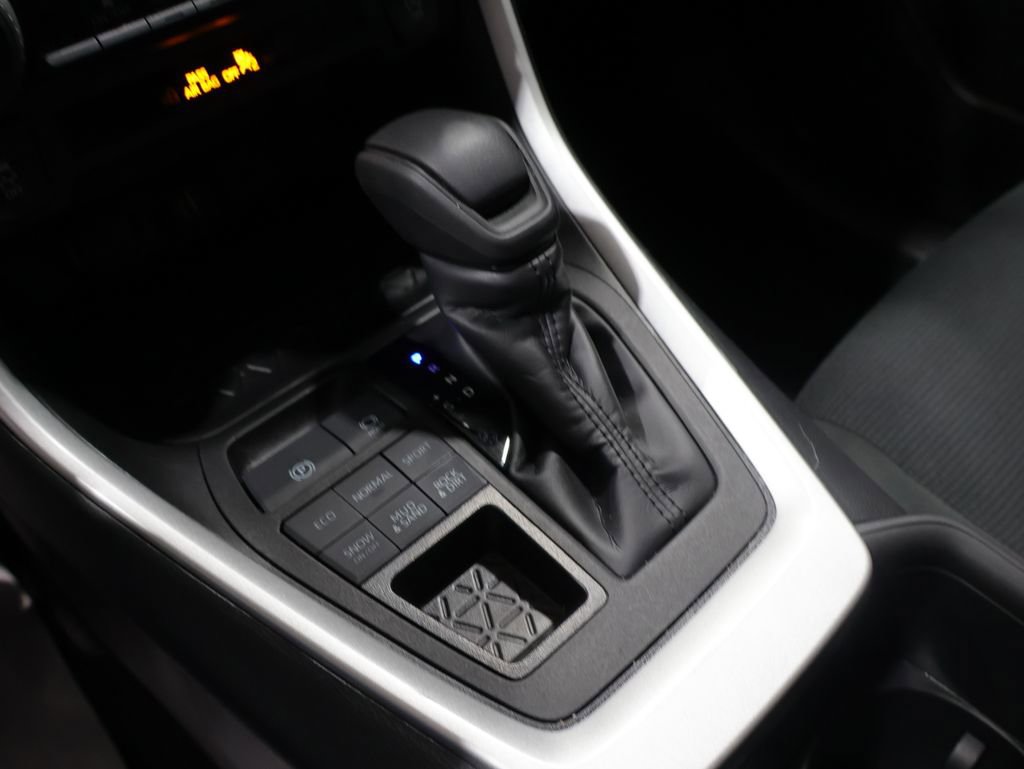 Used 2023 Toyota RAV4 LE image 30