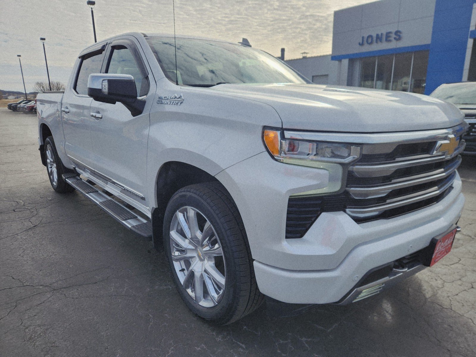 Used 2023 Chevrolet Silverado 1500 High Country w/ High Country Premium Package AWD/4WD image 7