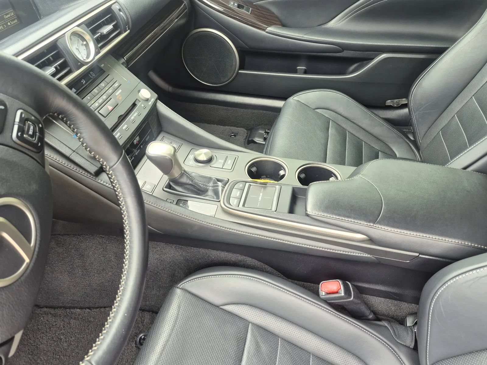 Used 2015 Lexus RC 350 w/ Luxury Package RWD image 17