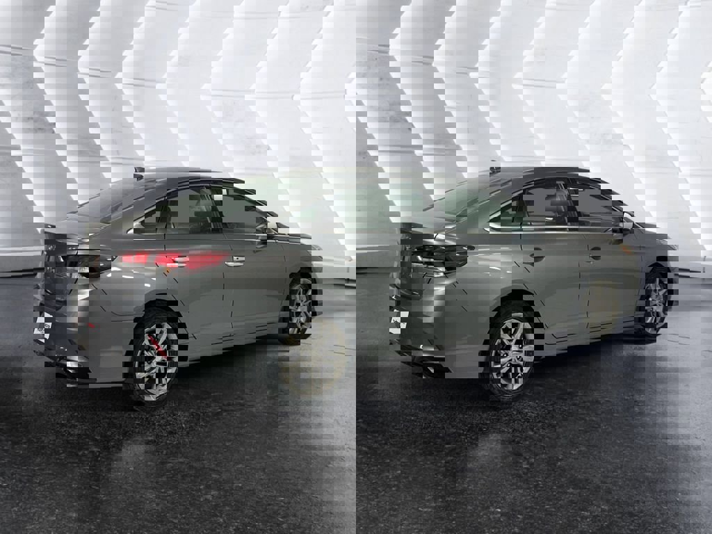 Used 2018 Hyundai Sonata Limited image 4