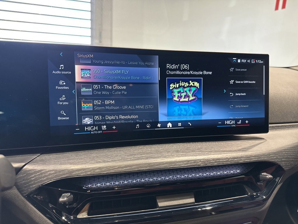 Used 2025 BMW 230i xDrive Coupe w/ Premium Package image 22