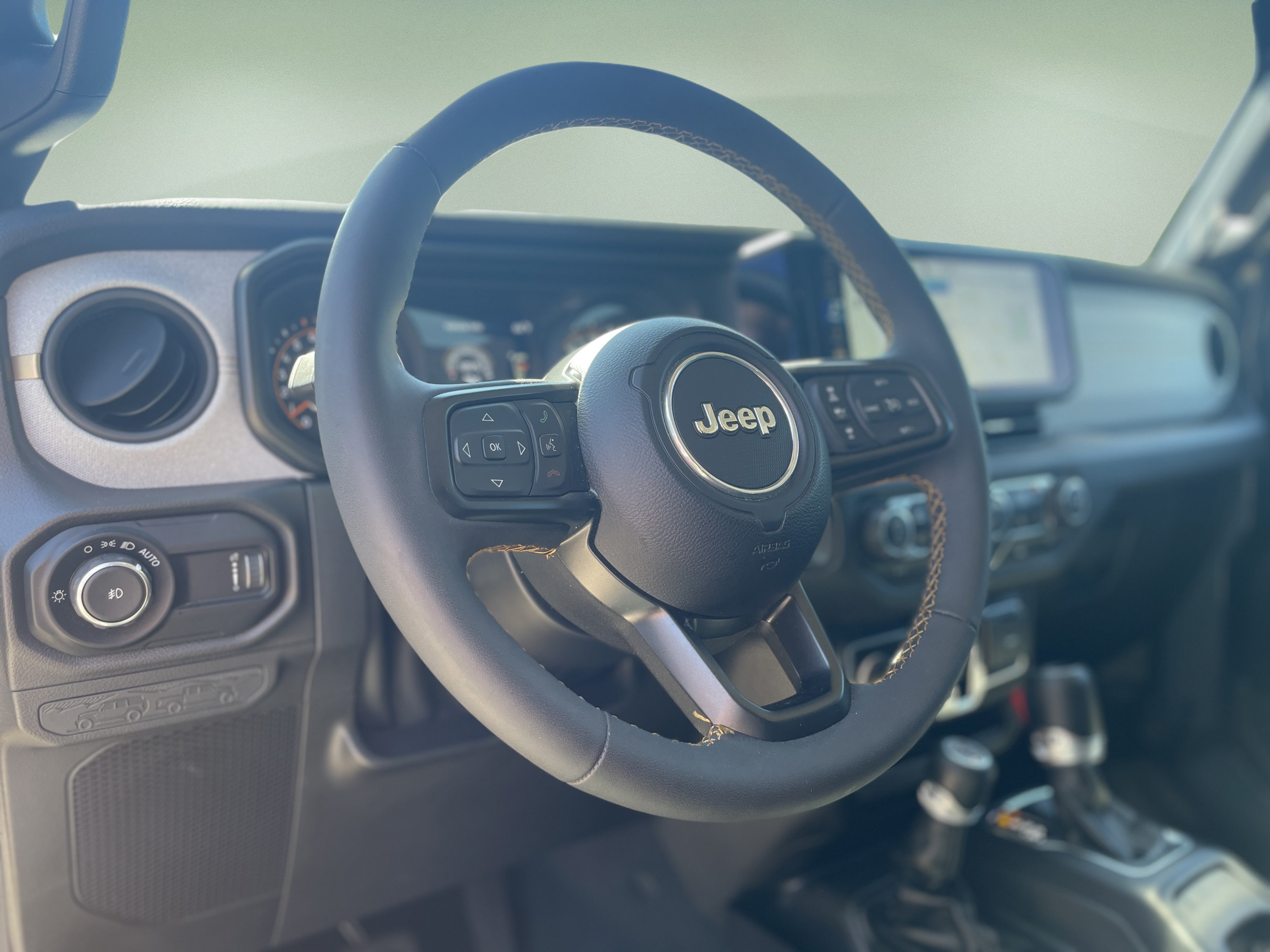 Used 2024 Jeep Wrangler Unlimited Sport AWD/4WD image 17