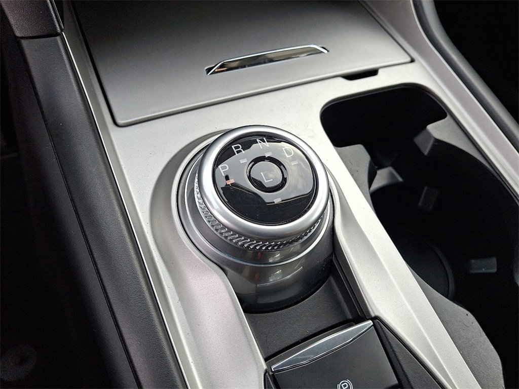 Used 2023 Ford Explorer XLT image 15