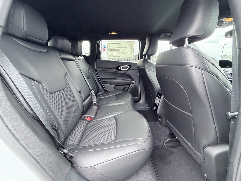 New 2026 Jeep Compass Latitude image 24
