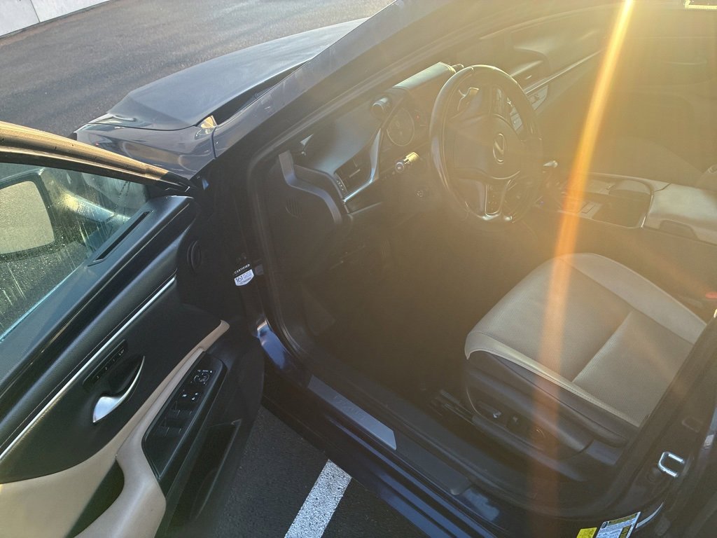 Used 2020 Lexus ES 350 w/ Premium Package image 8