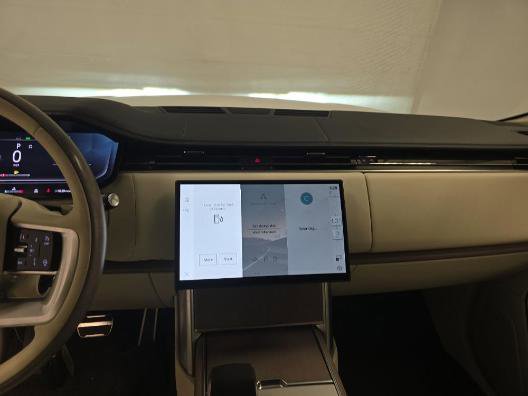 Used 2024 Land Rover Range Rover SE image 7