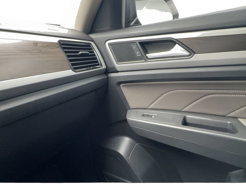 Used 2023 Volkswagen Atlas SE w/ Panoramic Sunroof Package FWD image 50