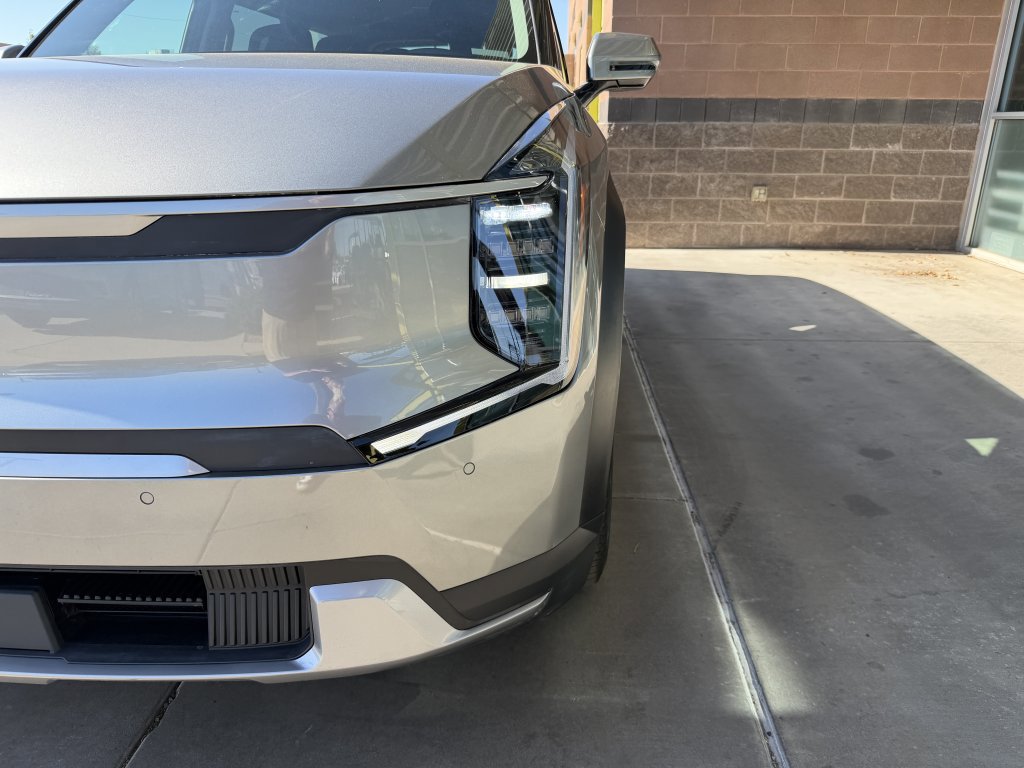 Used 2024 Kia EV9 Light Long Range RWD image 11