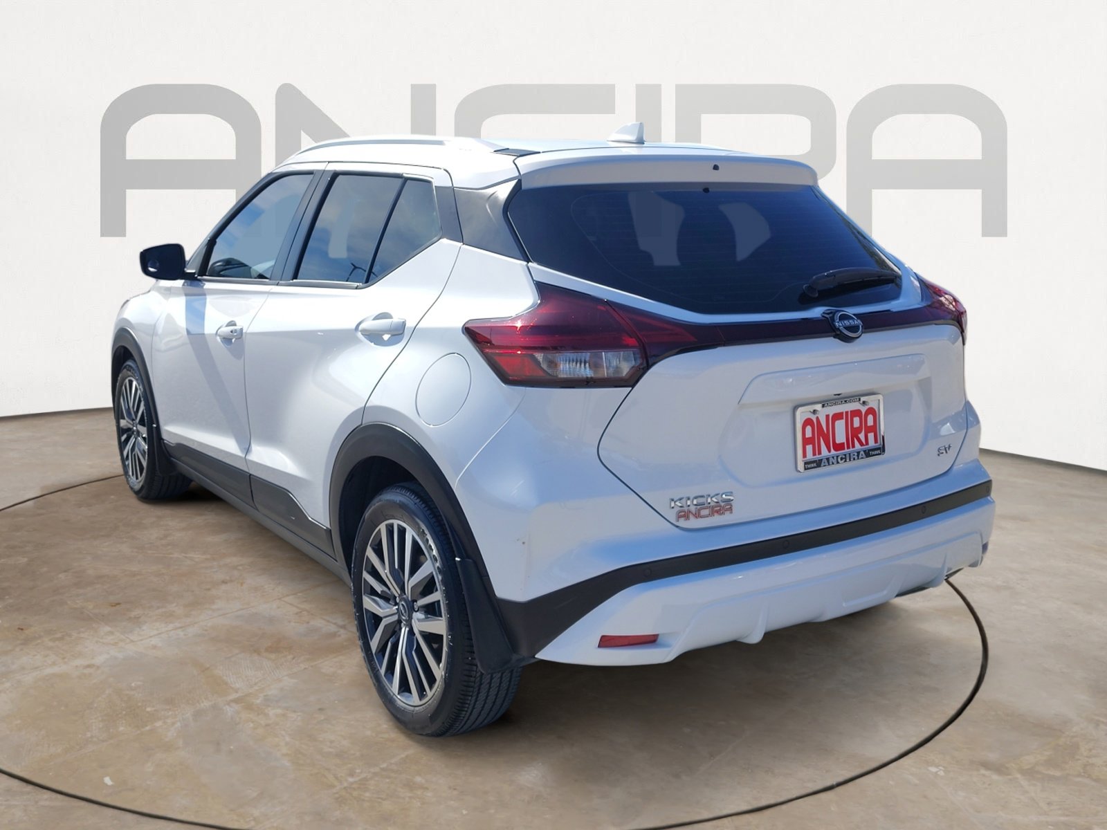 Used 2023 Nissan Kicks SV image 9