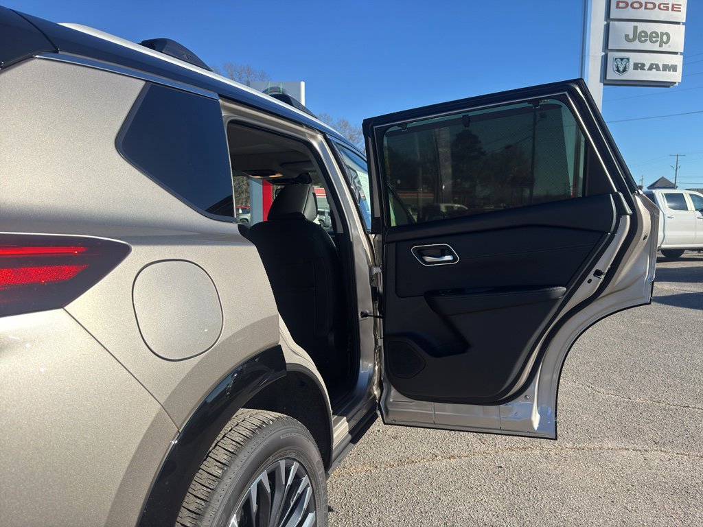 New 2026 Nissan Rogue Platinum image 21