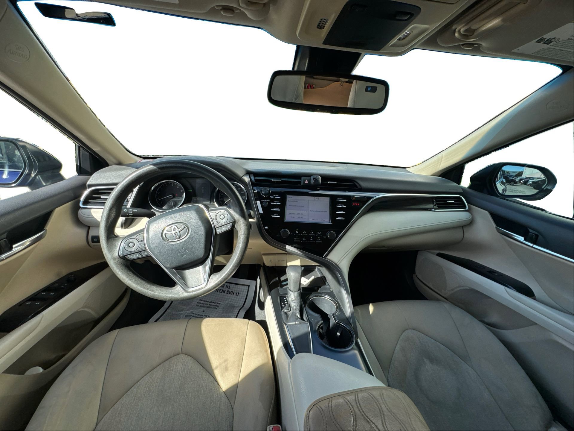 Used 2018 Toyota Camry LE image 27