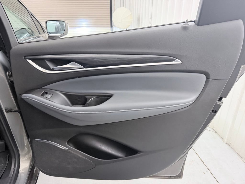 Used 2018 Buick Enclave Essence AWD/4WD image 36