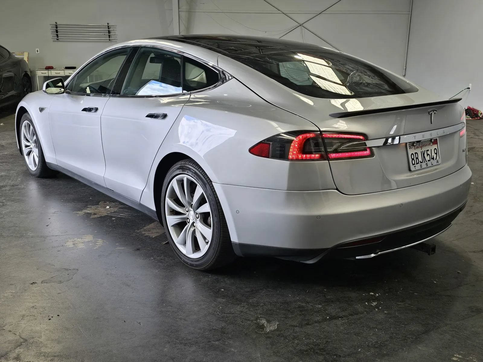 Used 2014 Tesla Model S P85 RWD image 2